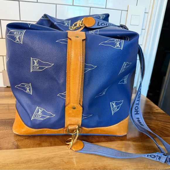 LOUIS VUITTON LV Cup Sac Marine - Picture 8 of 13
